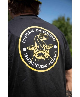 Black Cat Chase Dreams Black Tee